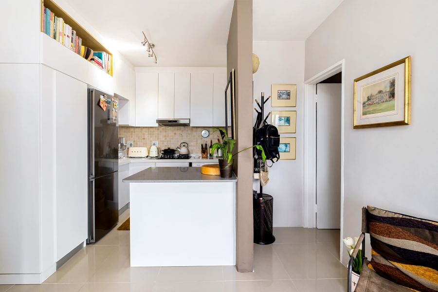 To Let 1 Bedroom Property for Rent in Green Point Western Cape